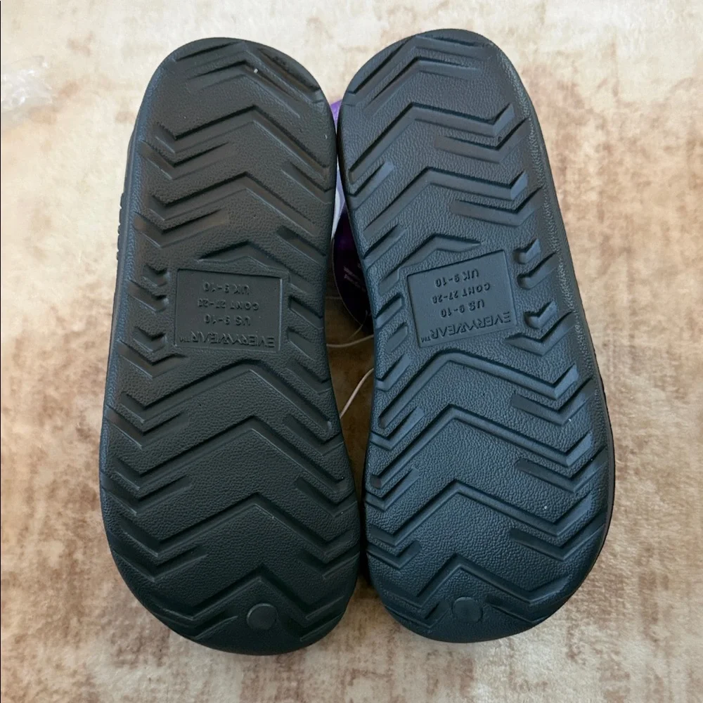 🆕 totes Kids Solobounce Perforated Black Slip-On Sandals - Picture 2 of 4